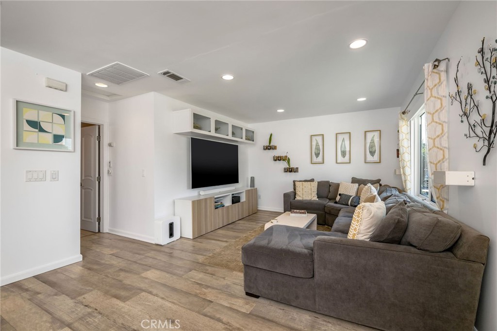 4852 W 129th Street