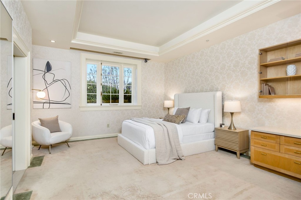 1129 Via Mirabel