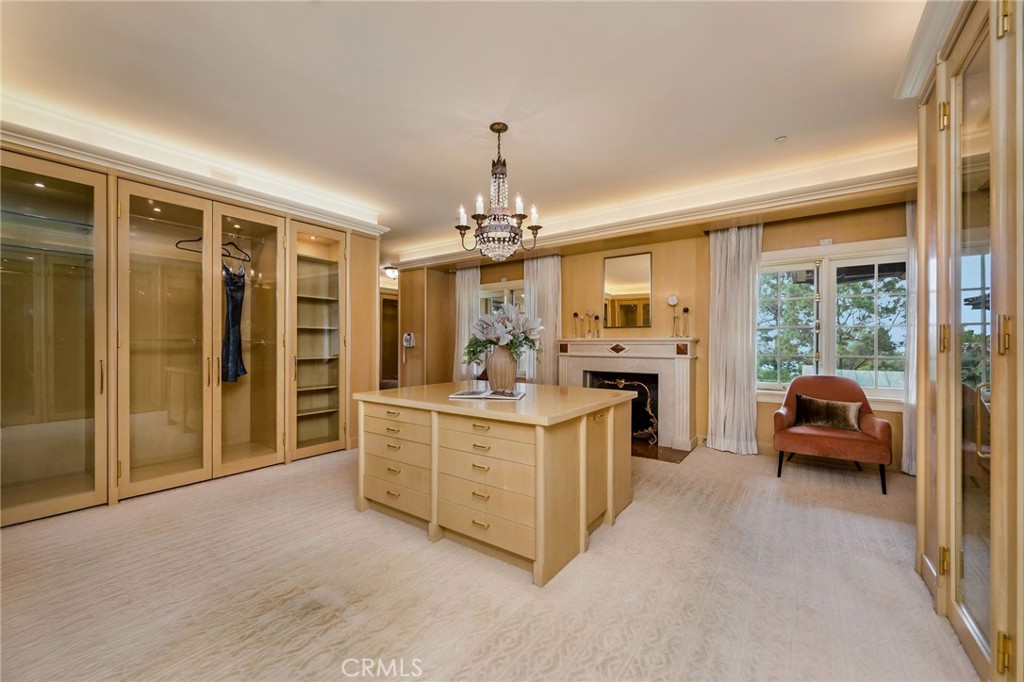 1129 Via Mirabel