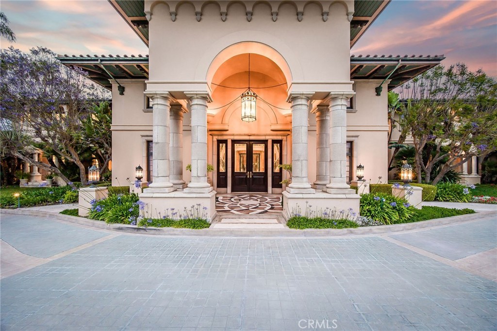 1129 Via Mirabel