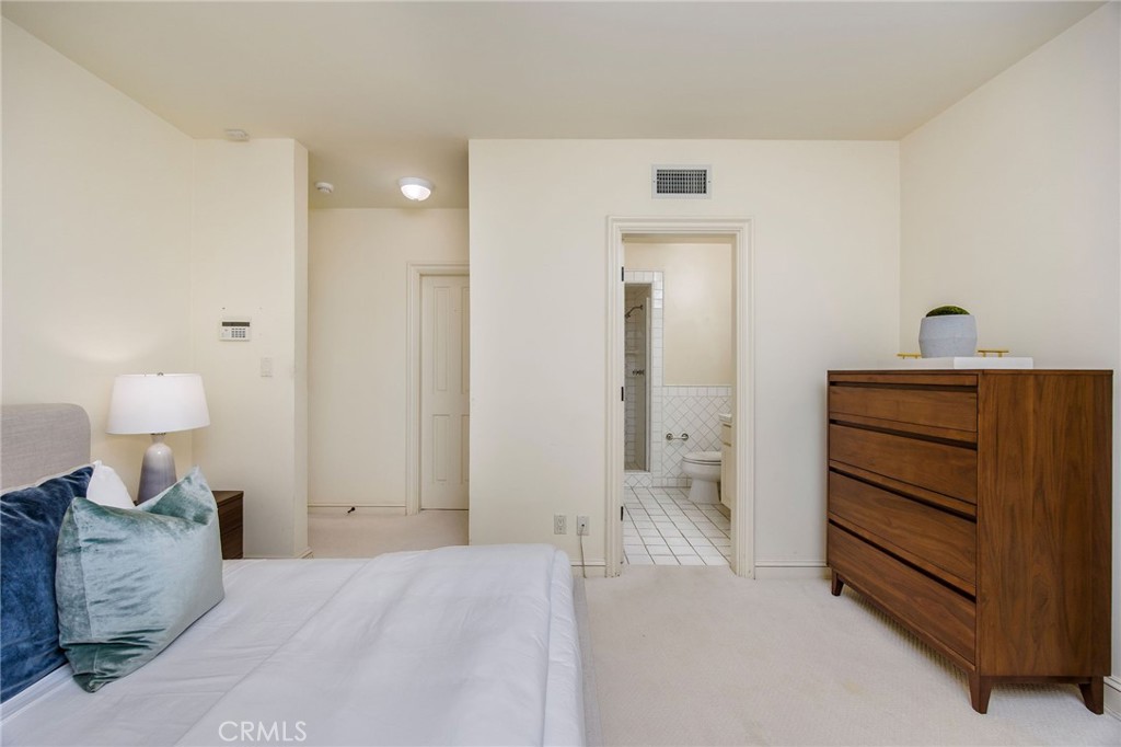 1129 Via Mirabel