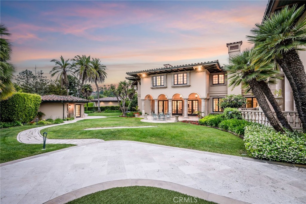 1129 Via Mirabel
