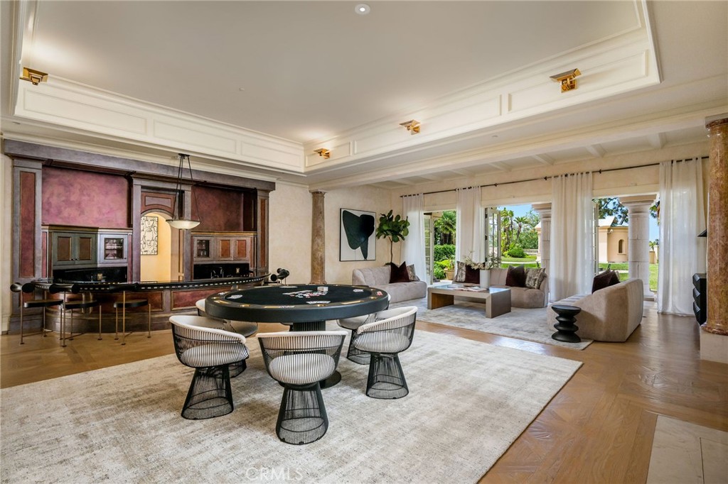 1129 Via Mirabel