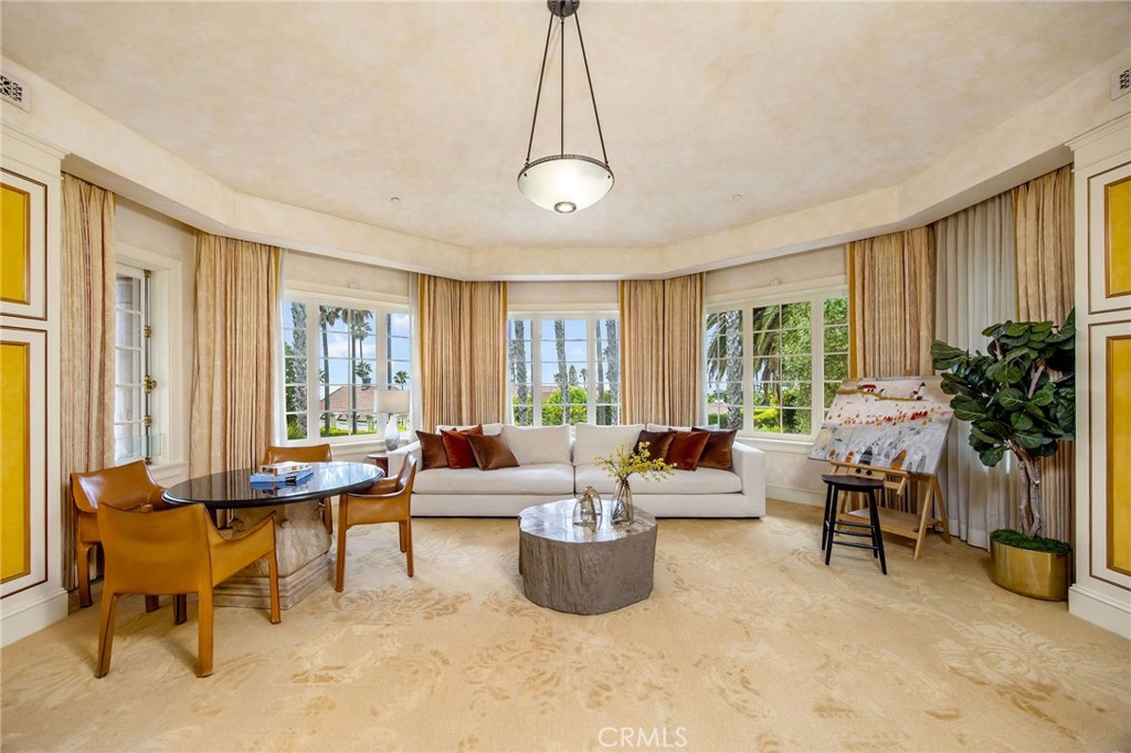 1129 Via Mirabel