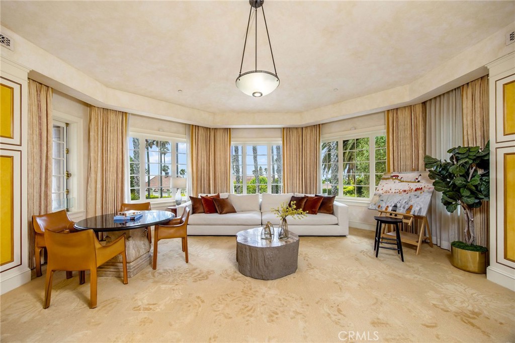 1129 Via Mirabel