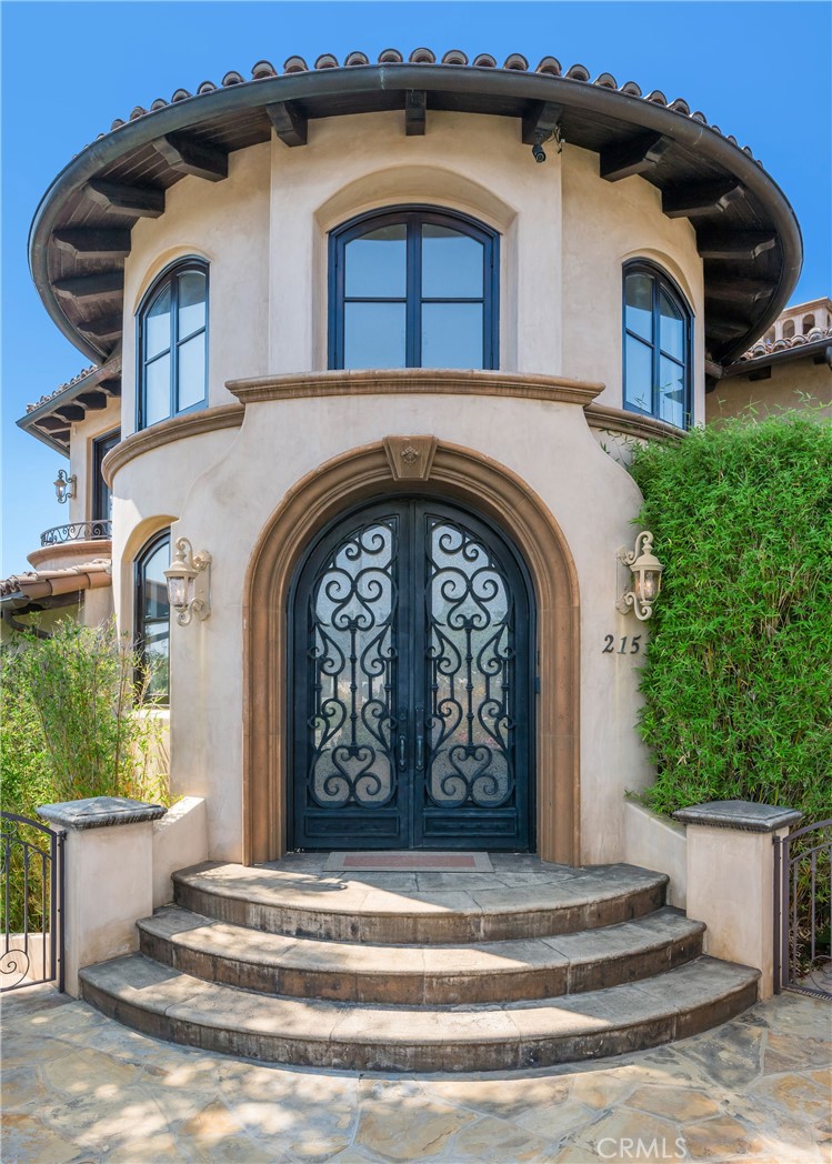 215 S Poinsettia Avenue