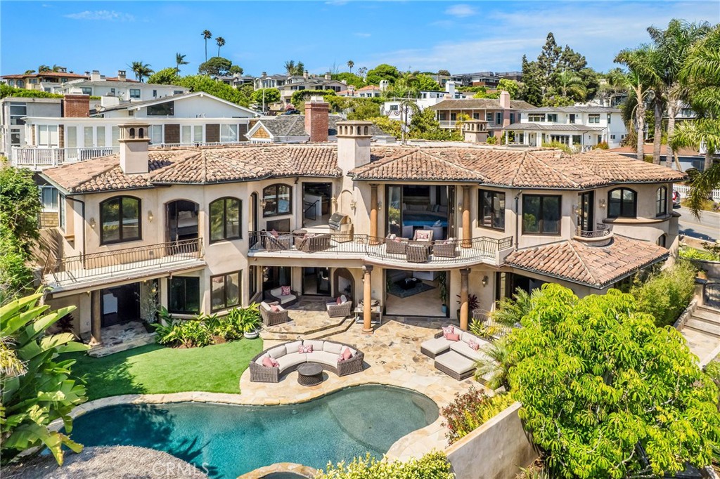 215 S Poinsettia Avenue