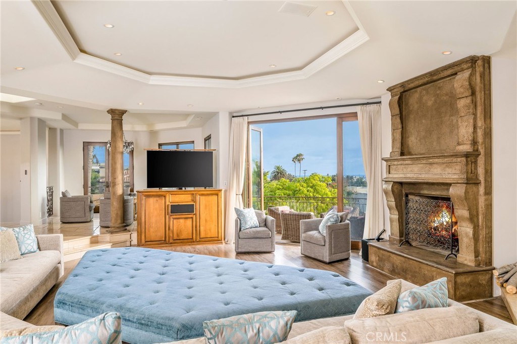 215 S Poinsettia Avenue