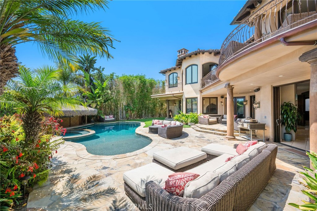 215 S Poinsettia Avenue