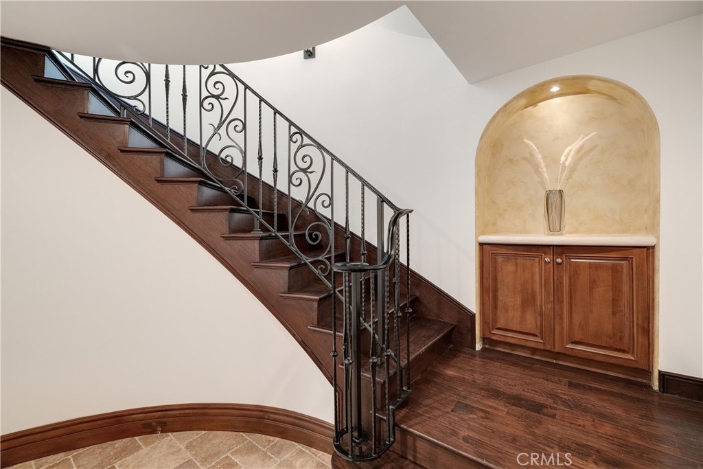 718 N Poinsettia Avenue