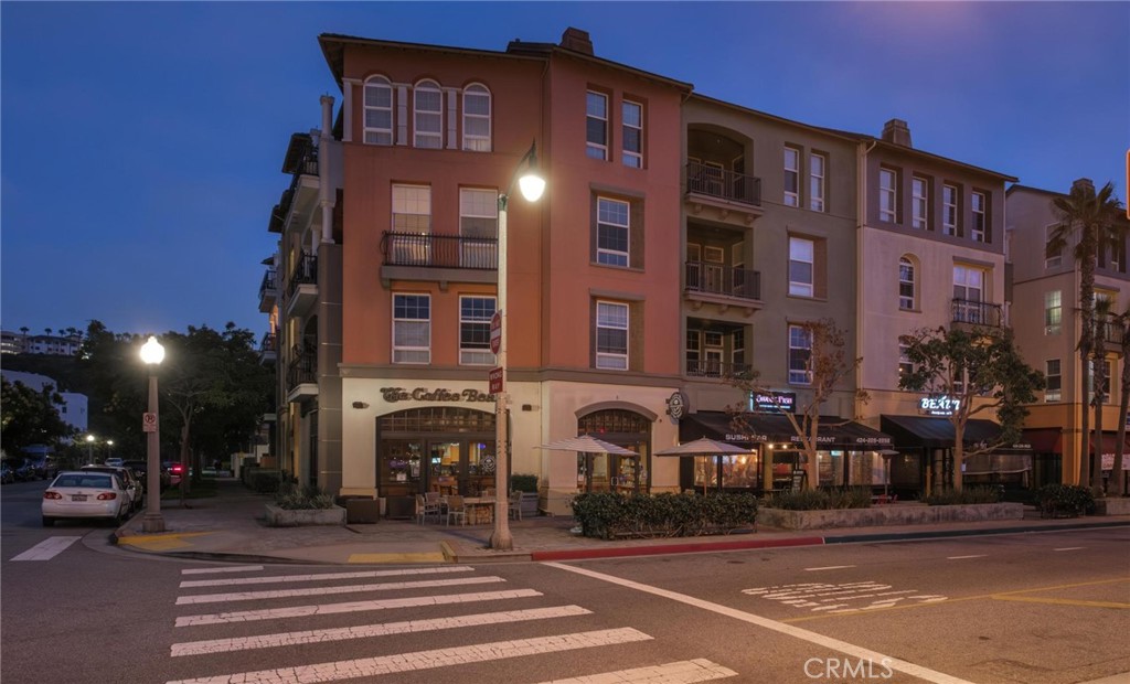 13045 Pacific Promenade 132