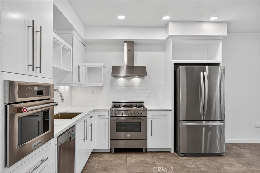 13045 Pacific Promenade 132