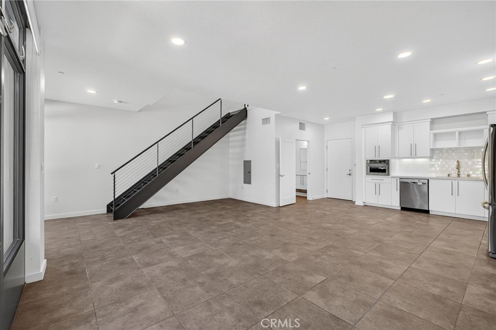 13045 Pacific Promenade 132