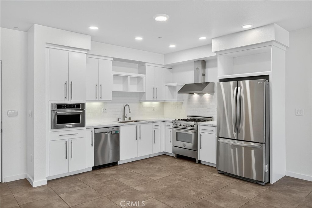 13045 Pacific Promenade 132