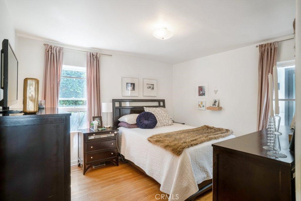 3012 Manhattan Avenue