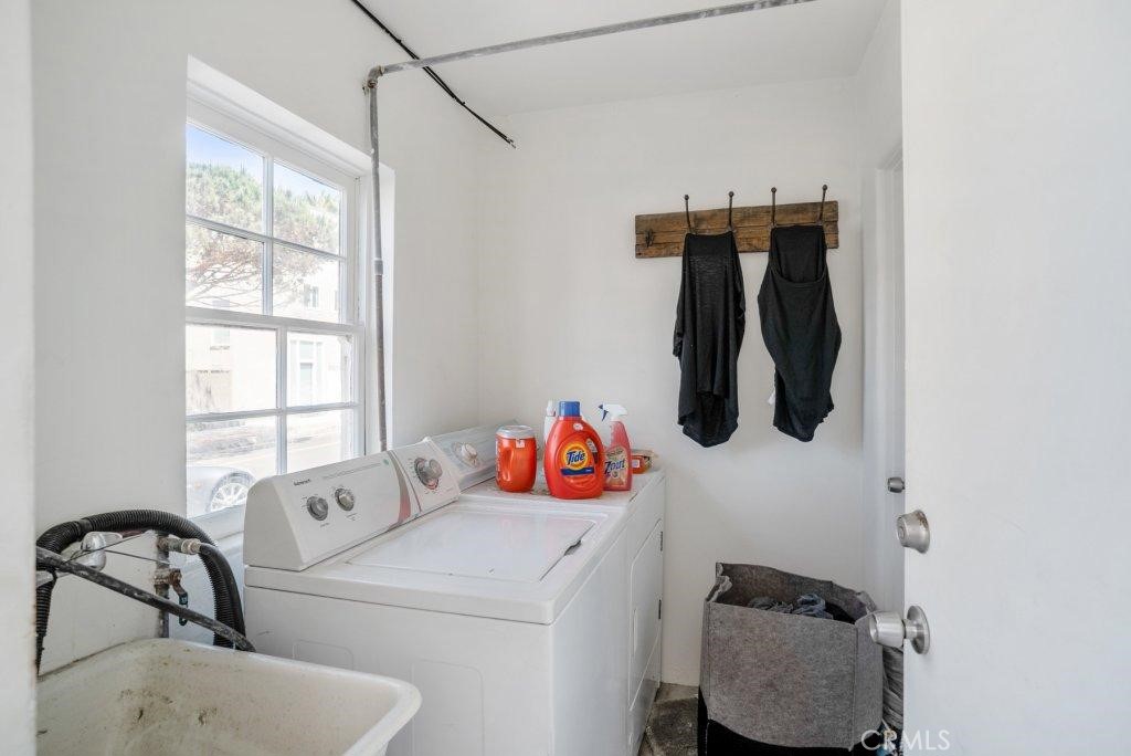 3012 Manhattan Avenue