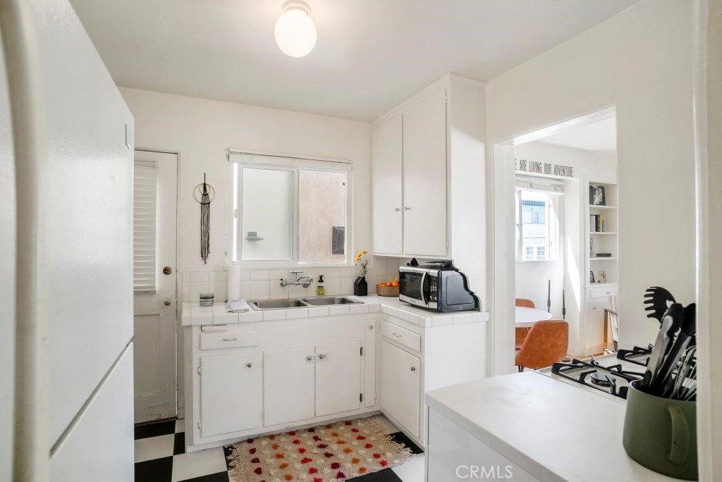 3012 Manhattan Avenue