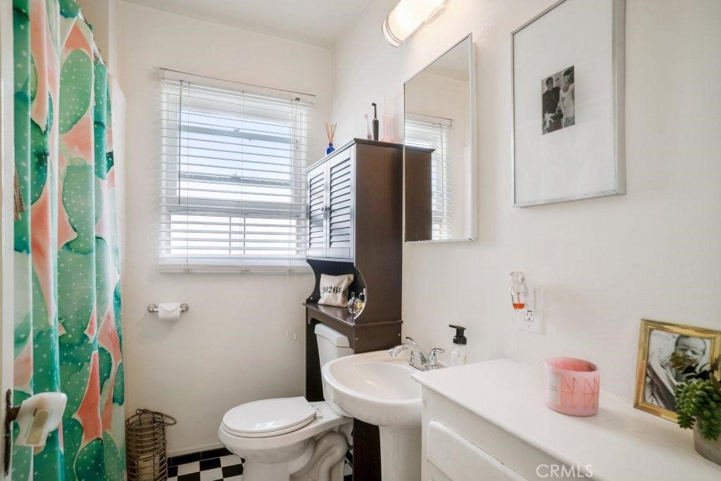 3012 Manhattan Avenue