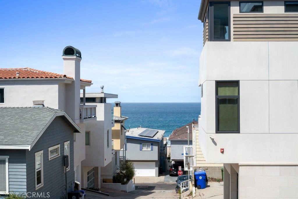 3012 Manhattan Avenue