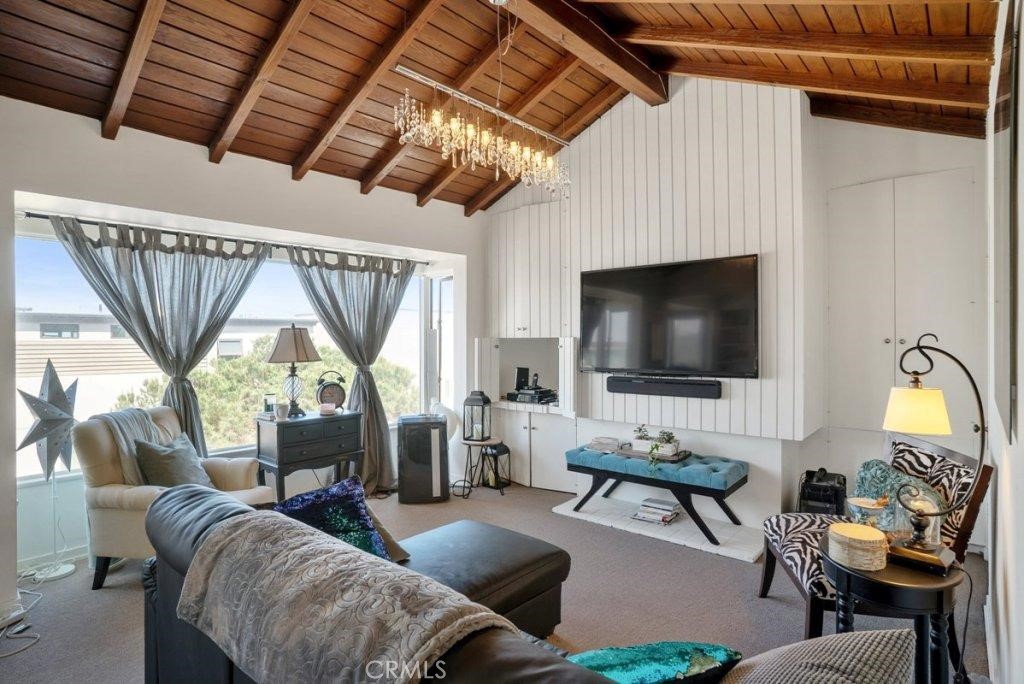 3012 Manhattan Avenue