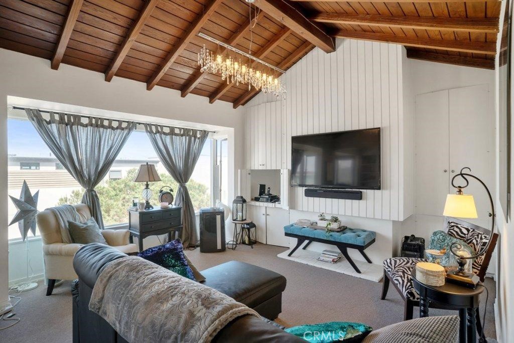 3012 Manhattan Avenue