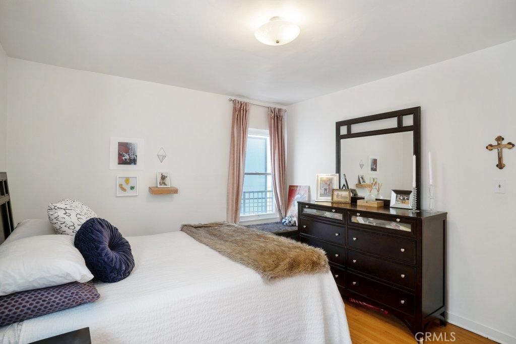 3012 Manhattan Avenue