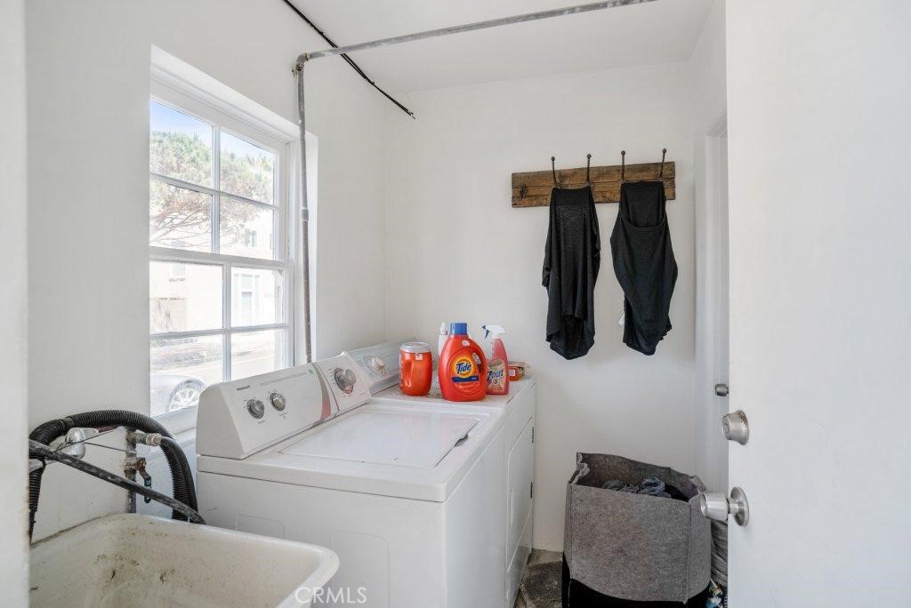 3012 Manhattan Avenue