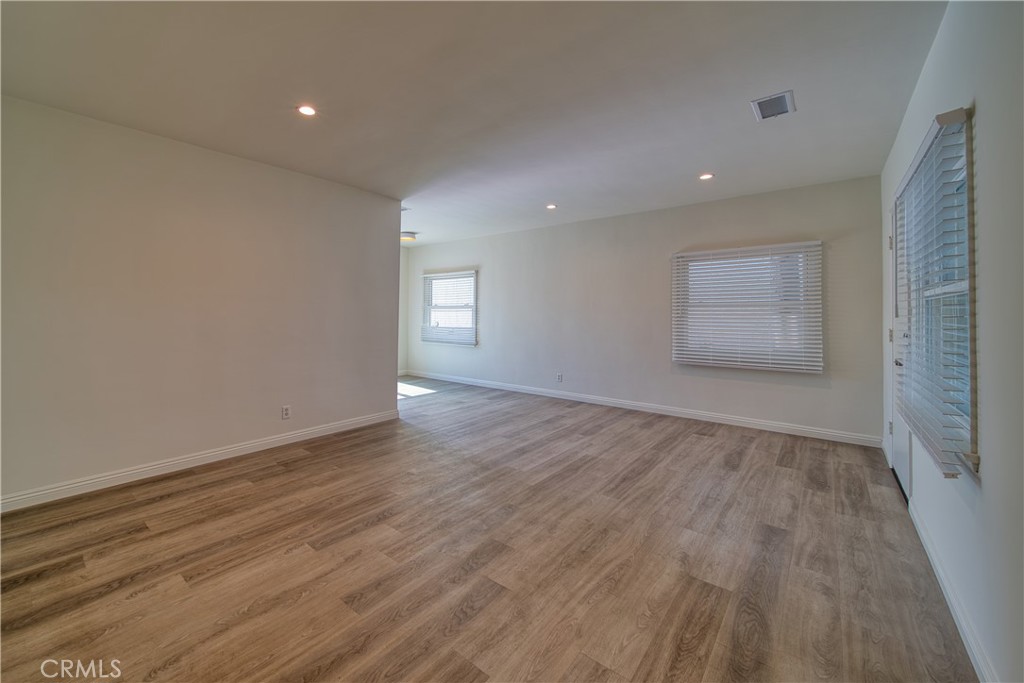 926 MANHATTAN BEACH BLVD B