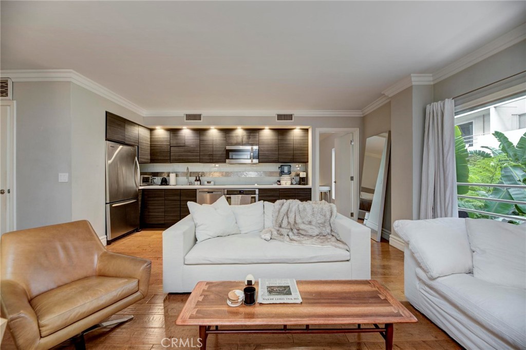 1131 Alta Loma Road 221