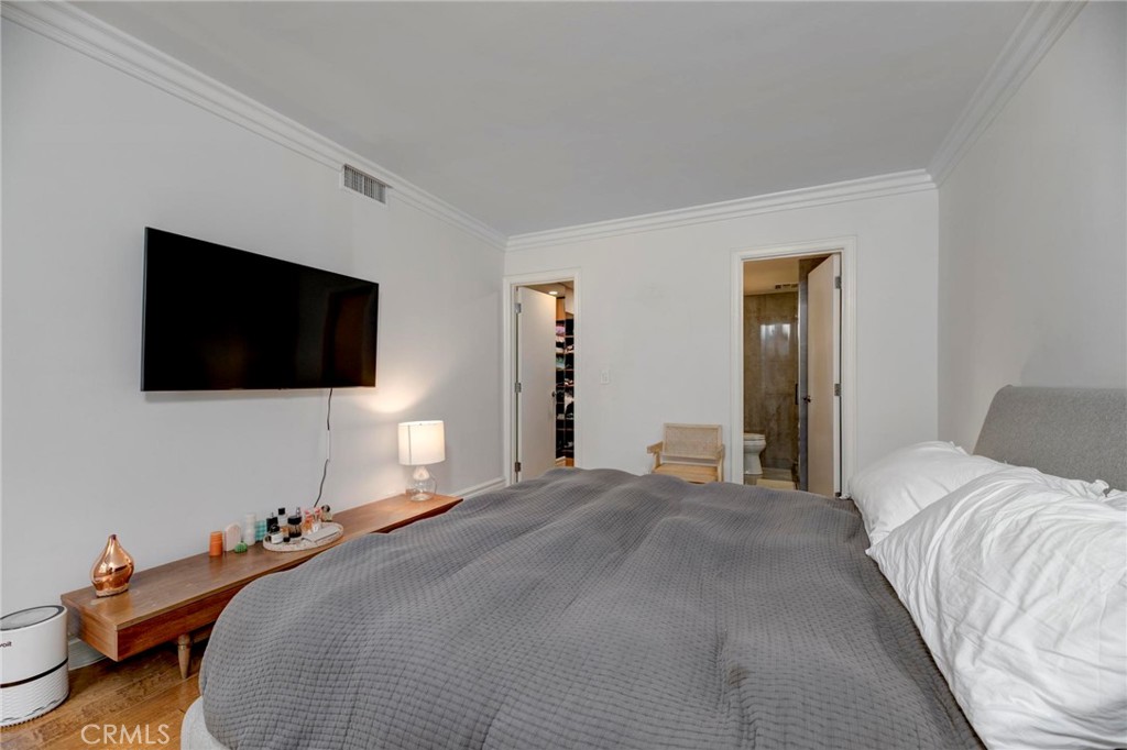 1131 Alta Loma Road 221