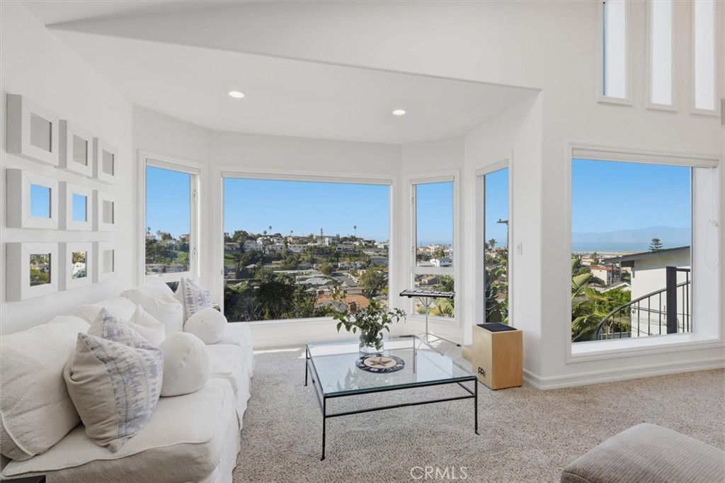 8325 Delgany