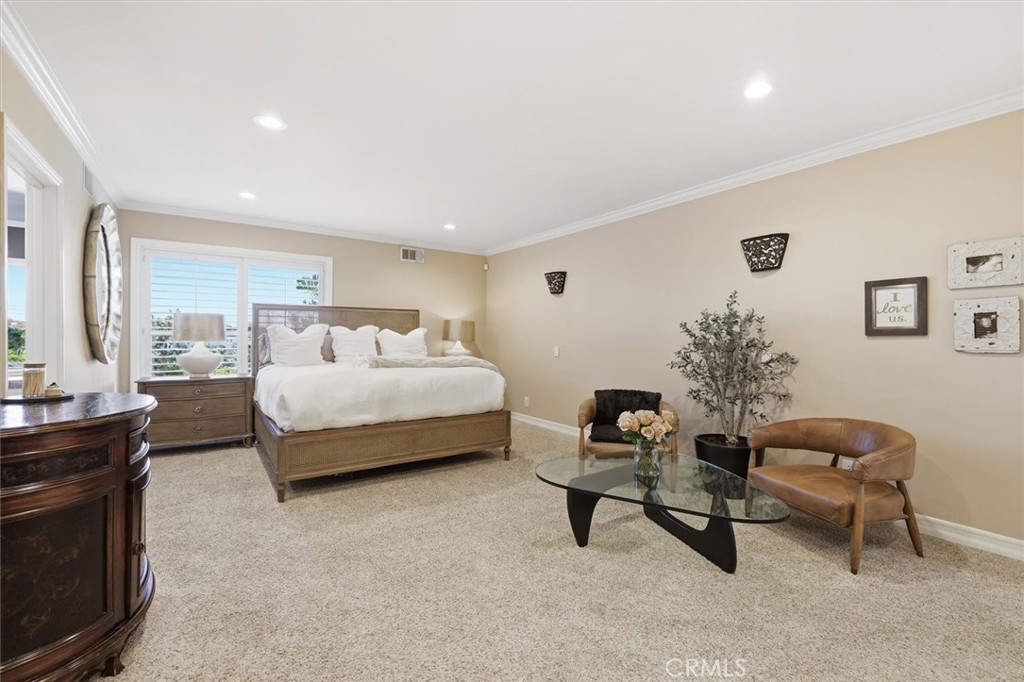 8325 Delgany