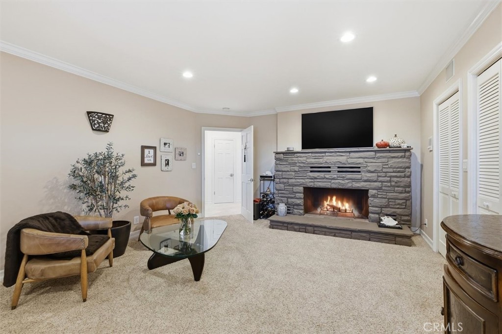 8325 Delgany