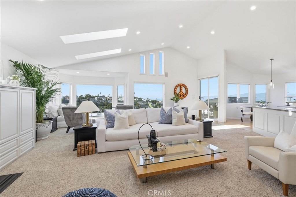 8325 Delgany