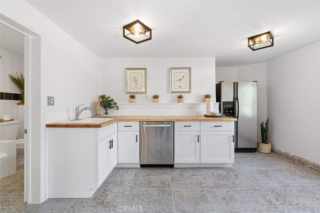 8325 Delgany