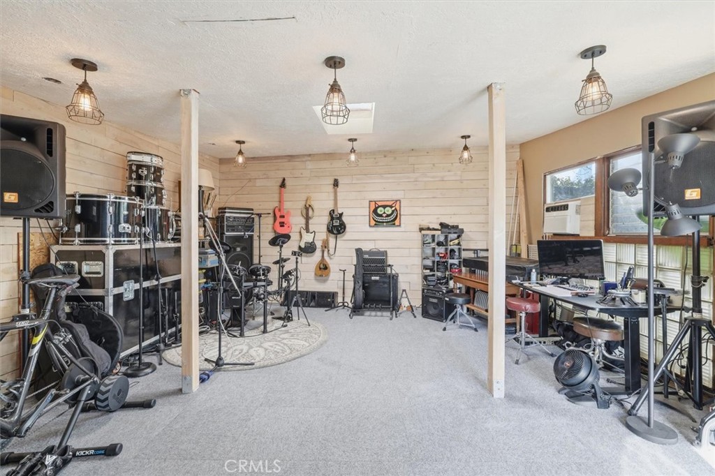 8325 Delgany