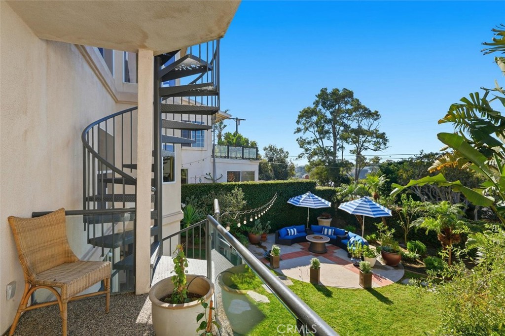 8325 Delgany