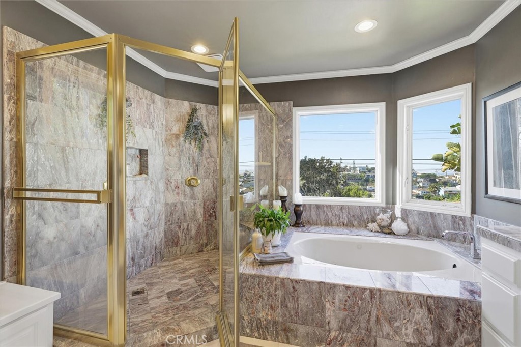 8325 Delgany