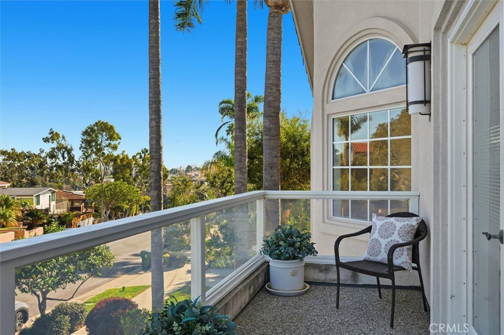 8325 Delgany