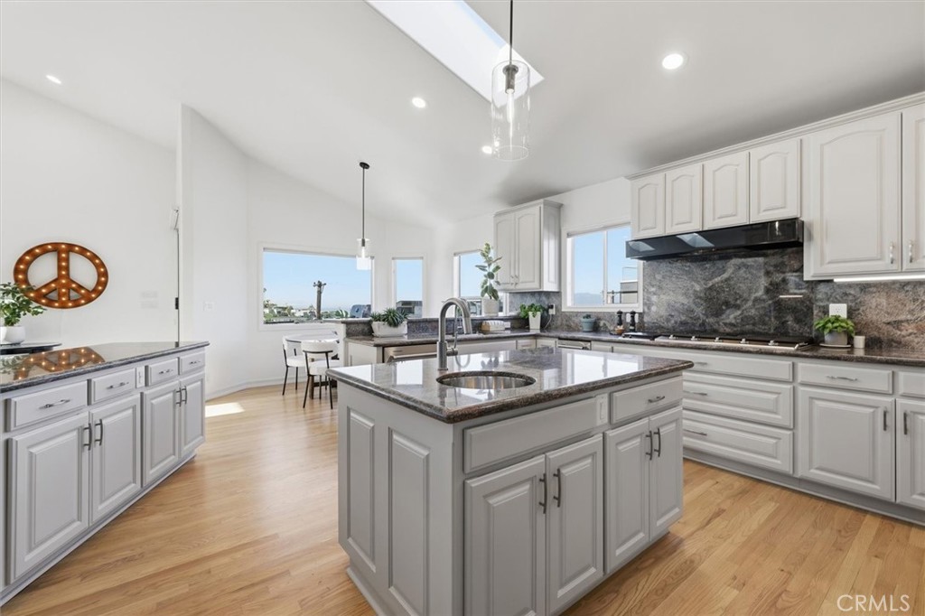8325 Delgany