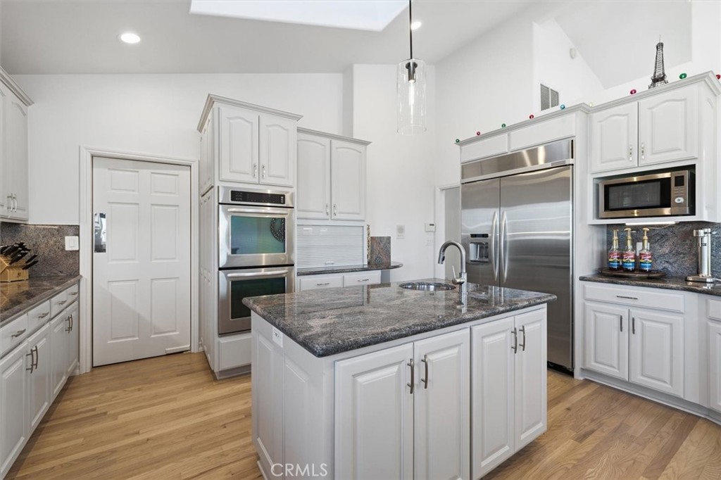 8325 Delgany