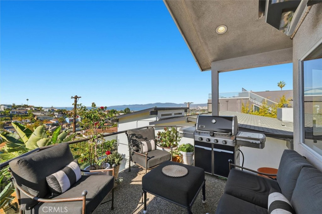 8325 Delgany