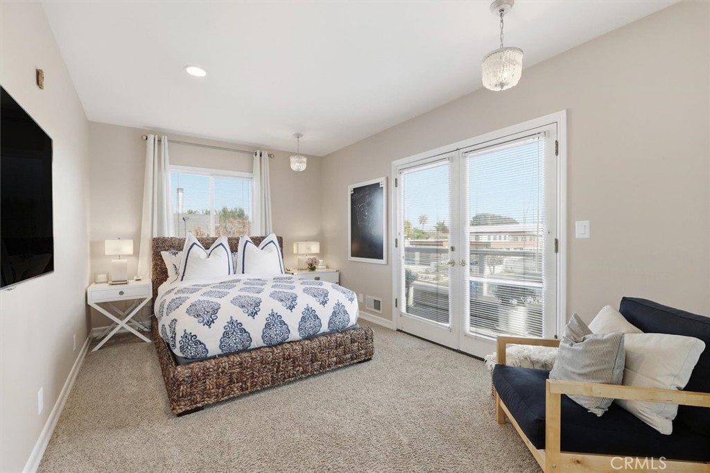 8325 Delgany