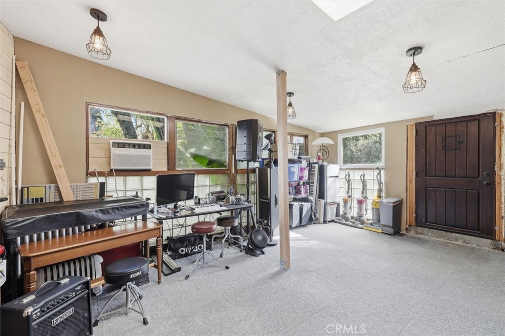8325 Delgany