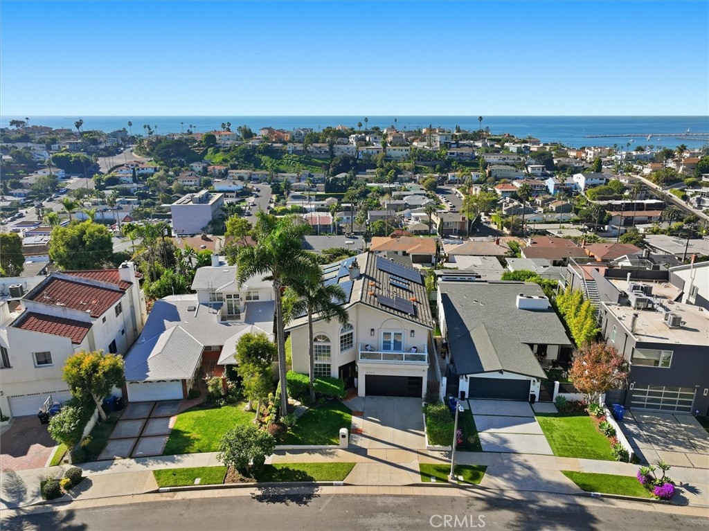 8325 Delgany