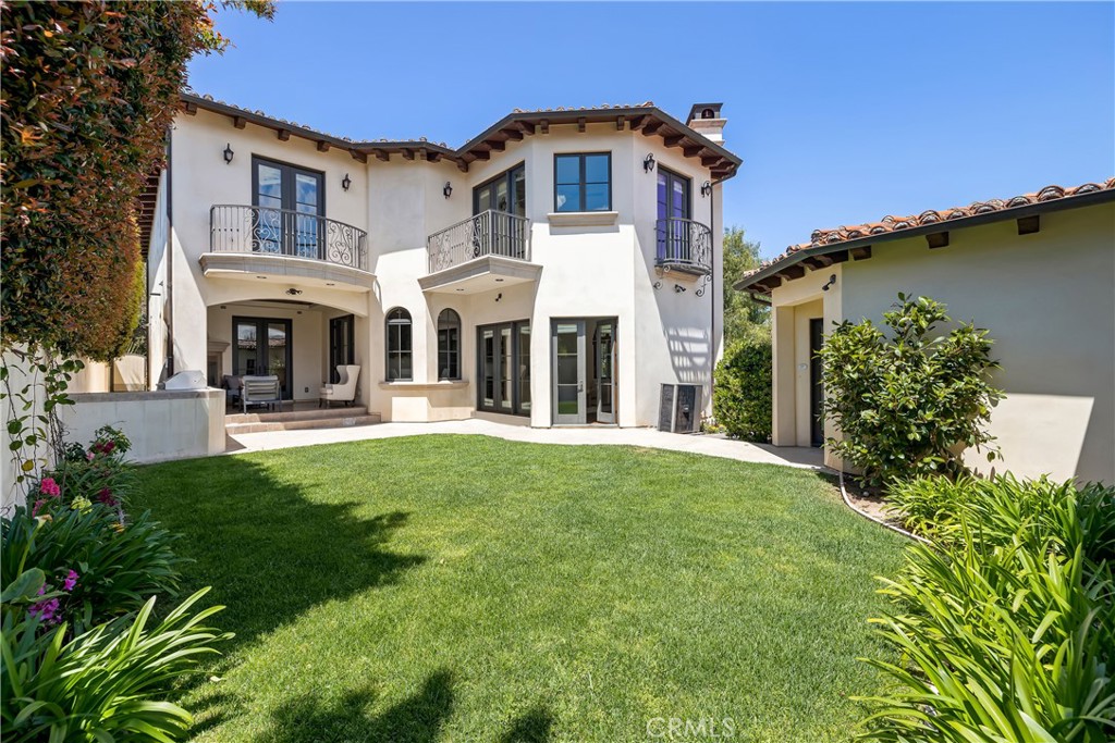 718 N Poinsettia Avenue