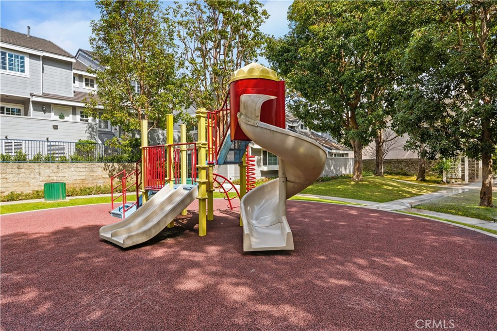 2800 Plaza Del Amo 47