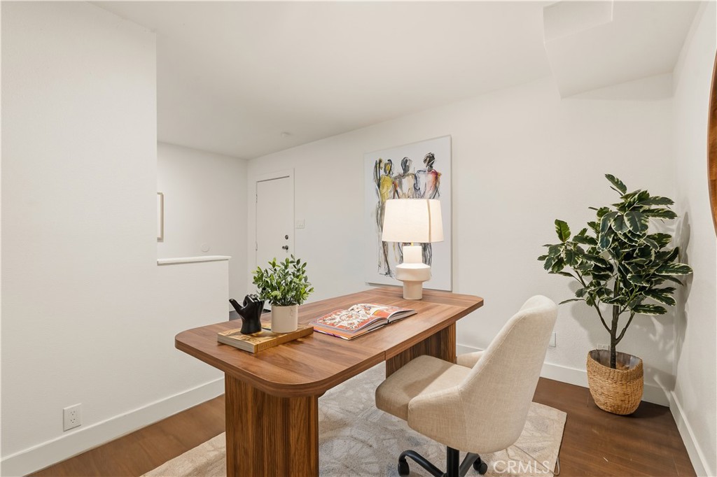 2800 Plaza Del Amo 47