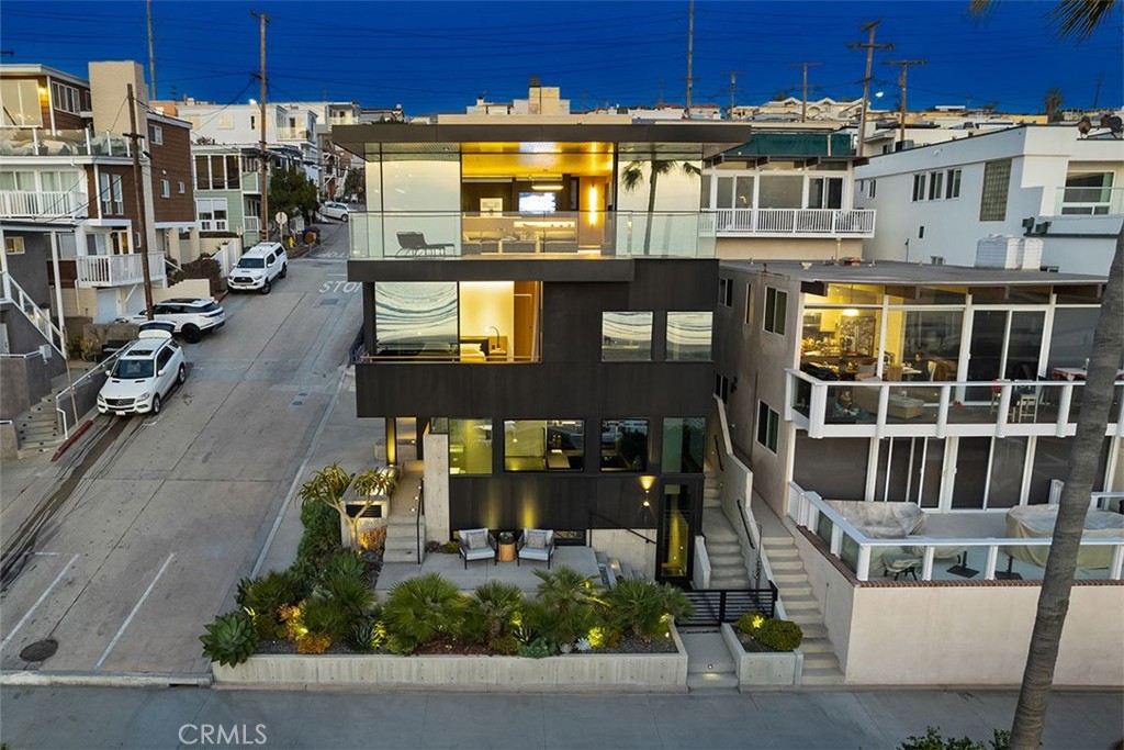 4320 The Strand