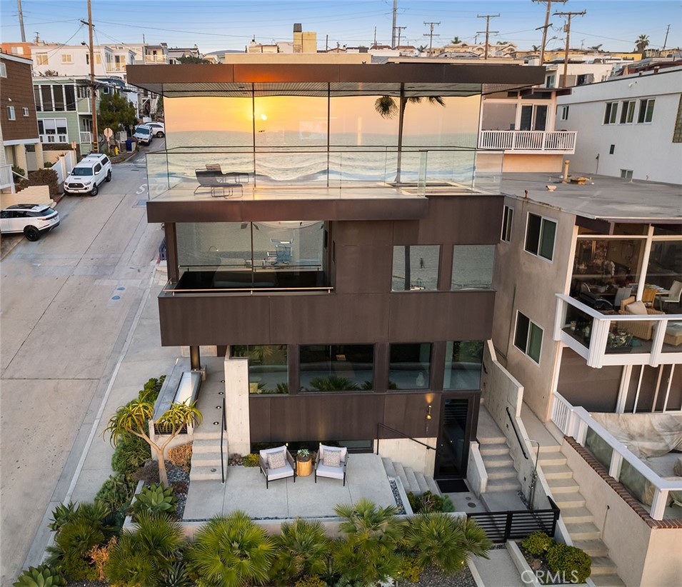 4320 The Strand